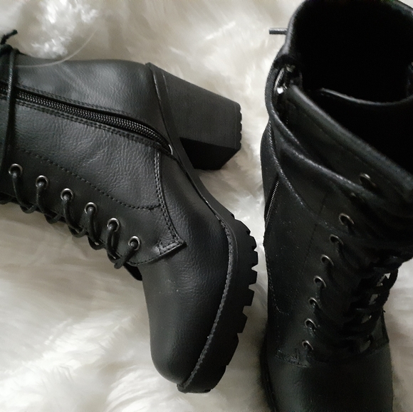 NWOT! Combat boots - Picture 2 of 3